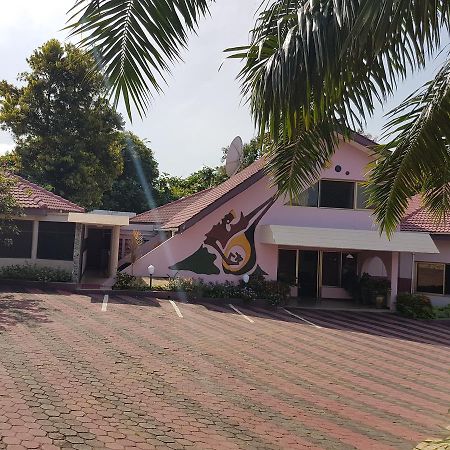 كوماسي Royal Basin Resort المظهر الخارجي الصورة