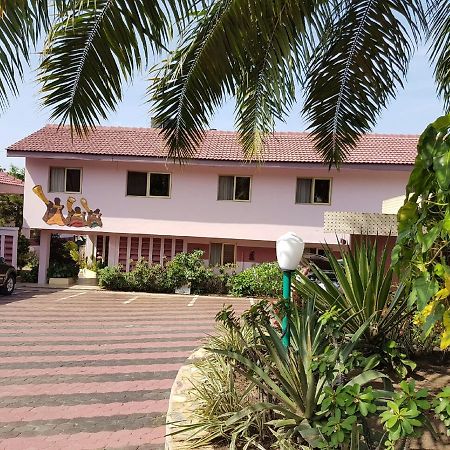 كوماسي Royal Basin Resort المظهر الخارجي الصورة