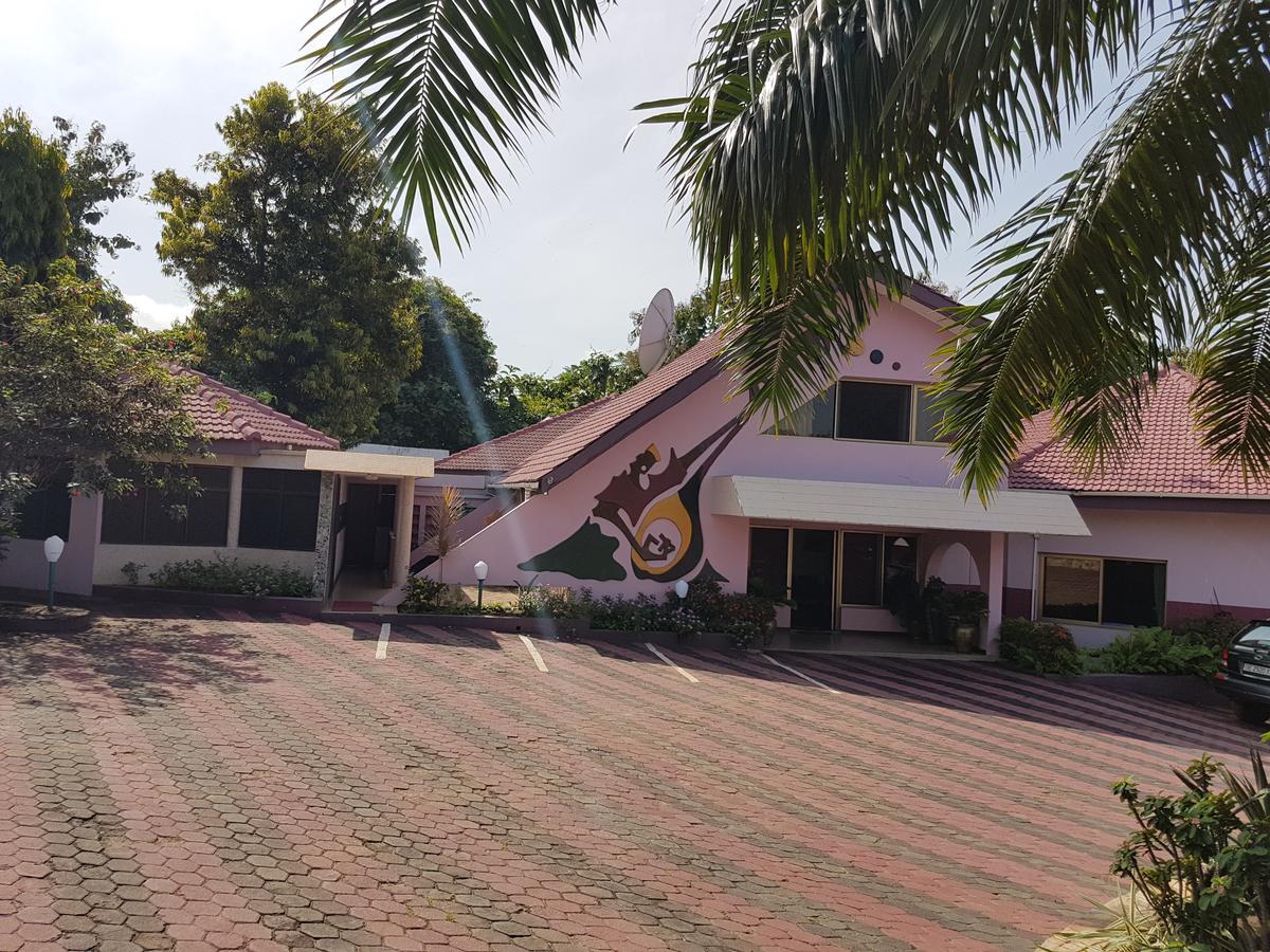 كوماسي Royal Basin Resort المظهر الخارجي الصورة