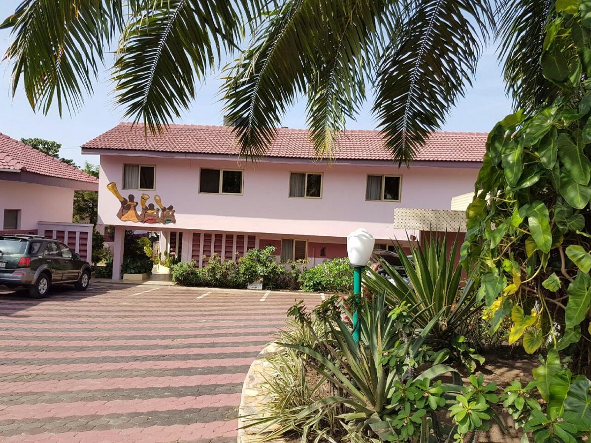 كوماسي Royal Basin Resort المظهر الخارجي الصورة