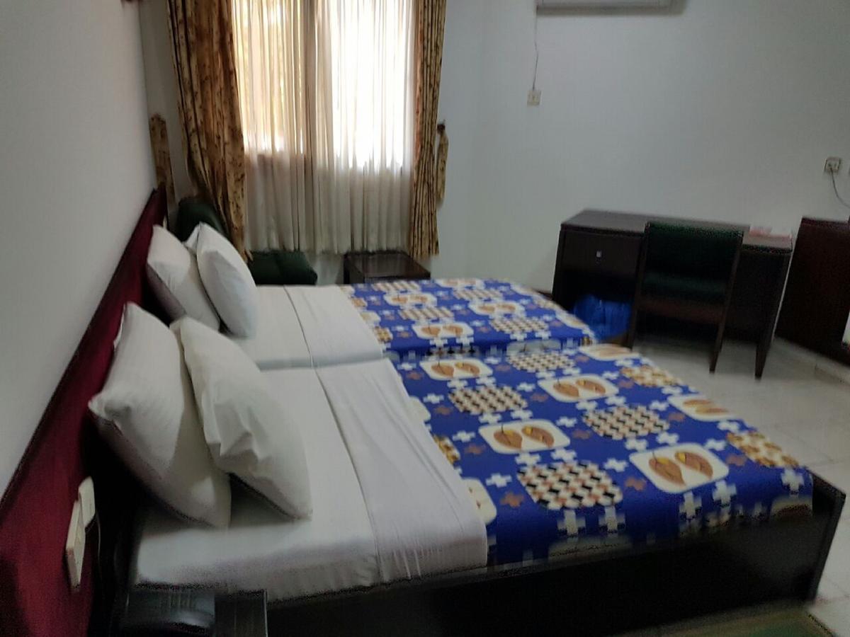 كوماسي Royal Basin Resort المظهر الخارجي الصورة